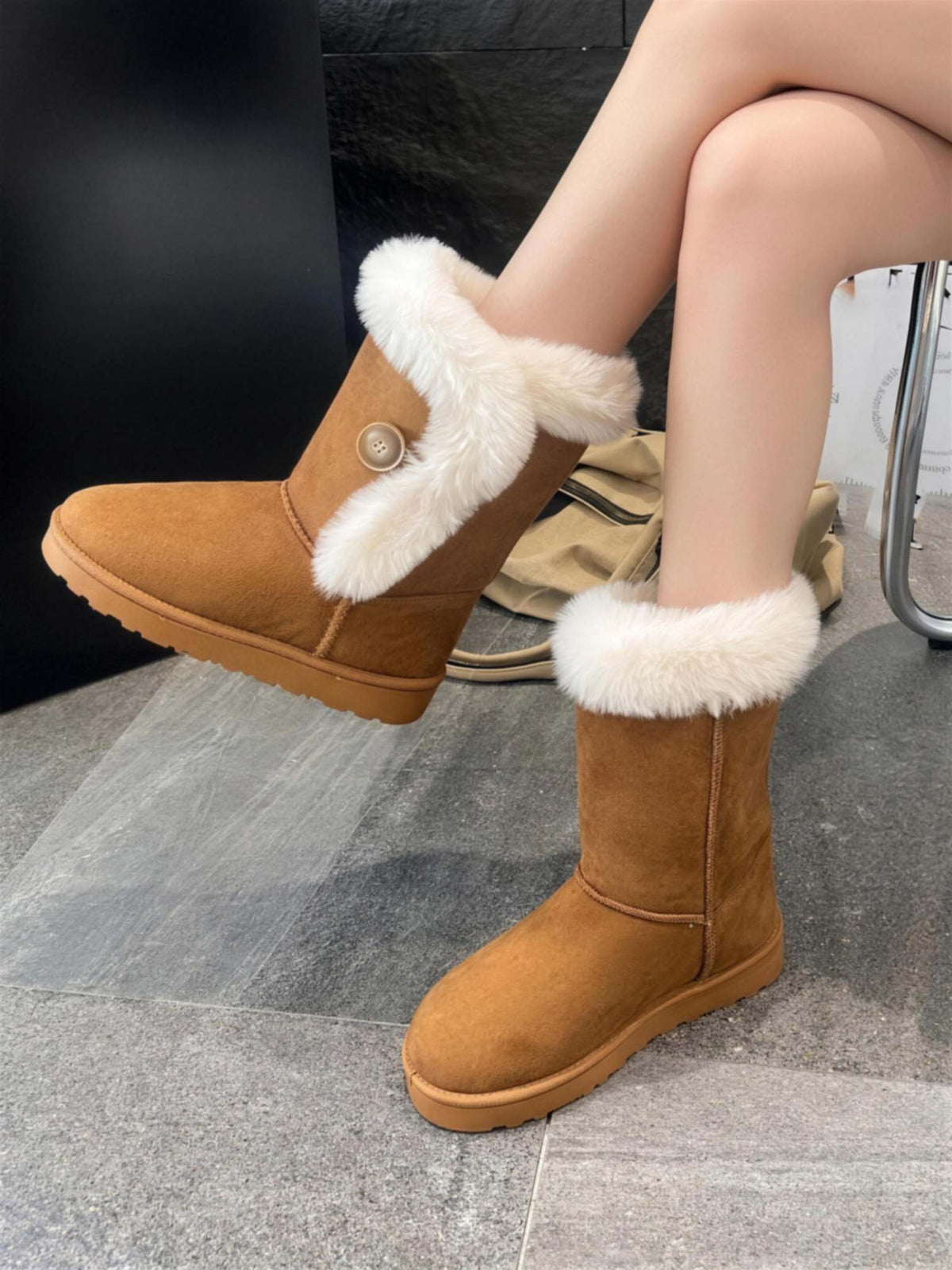 Featherlight Round-Toe Winter Boots