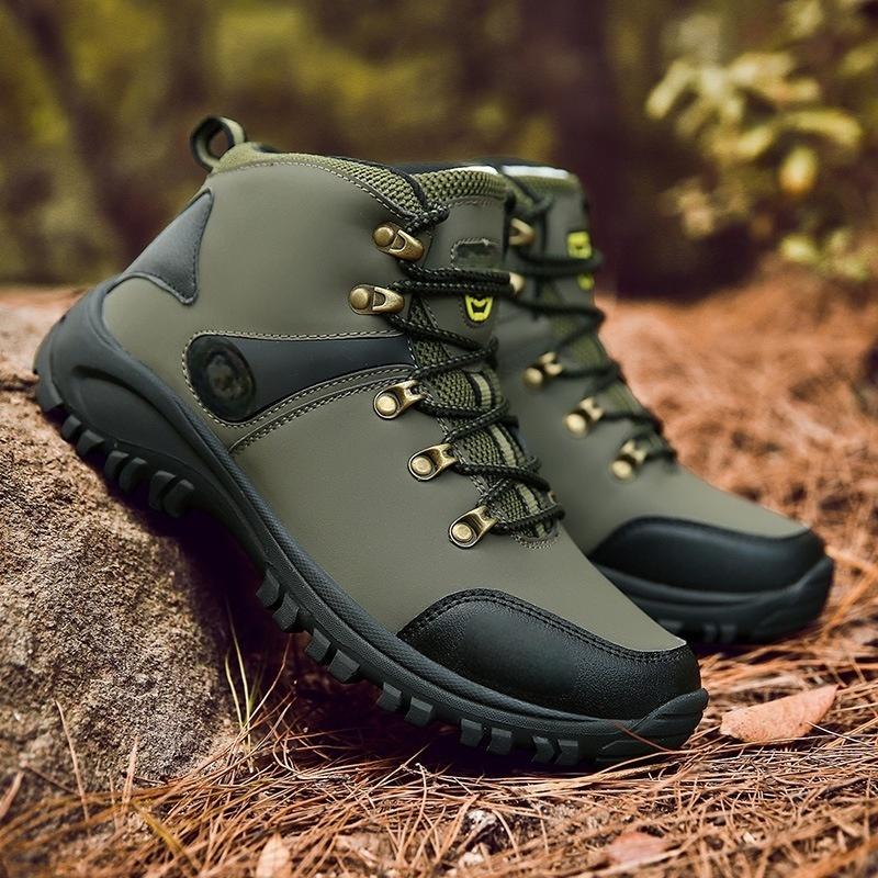 Outdoor hiking boots: shock-absorbing and non-slip