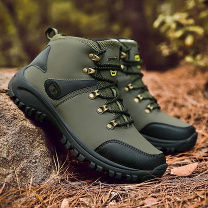 Outdoor hiking boots: shock-absorbing and non-slip
